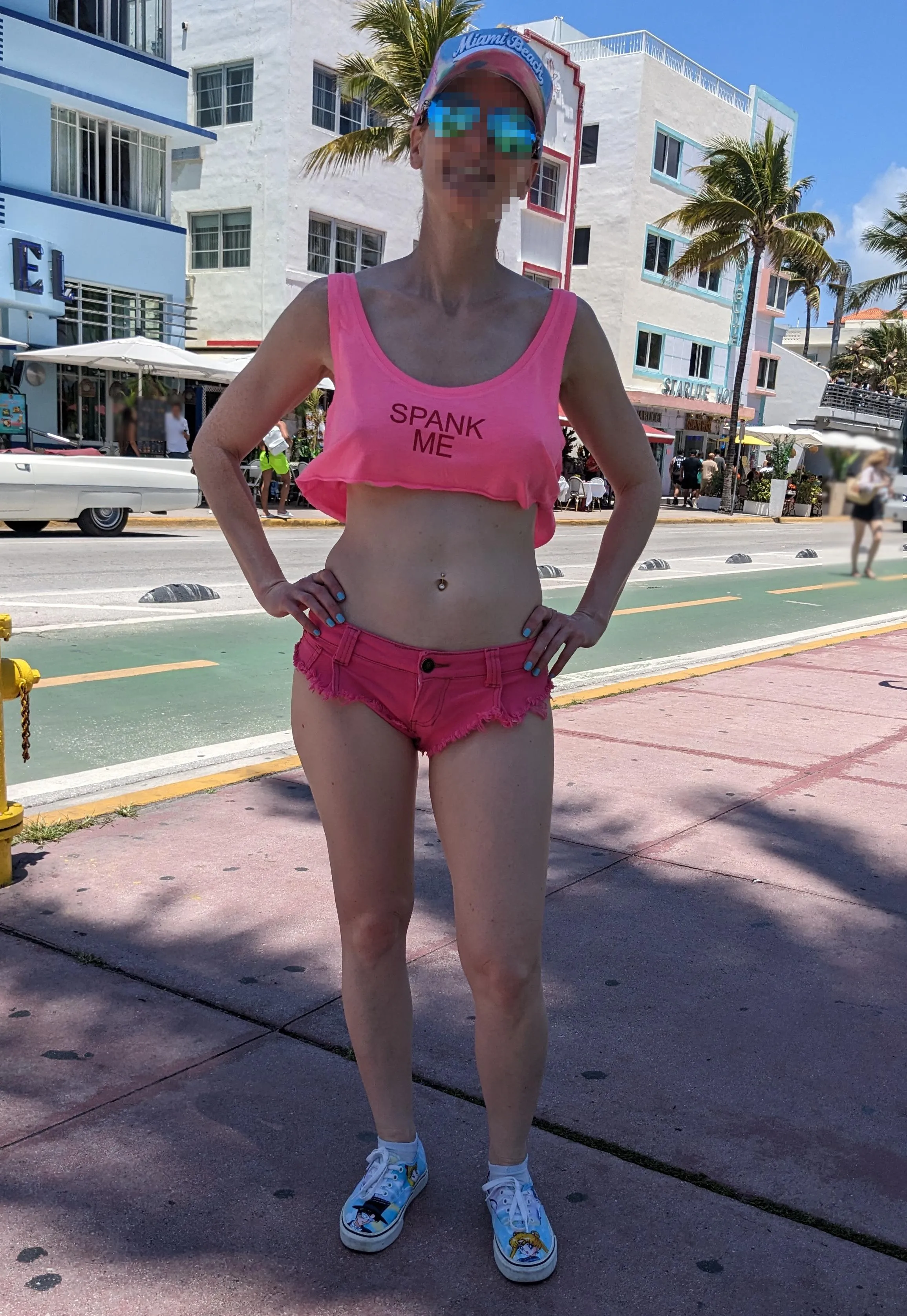 Do you read the writings on people's clothes? You should!