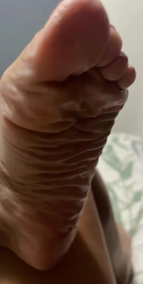 Enjoy this Closeup of the Wrinkliest soles you've ever seen