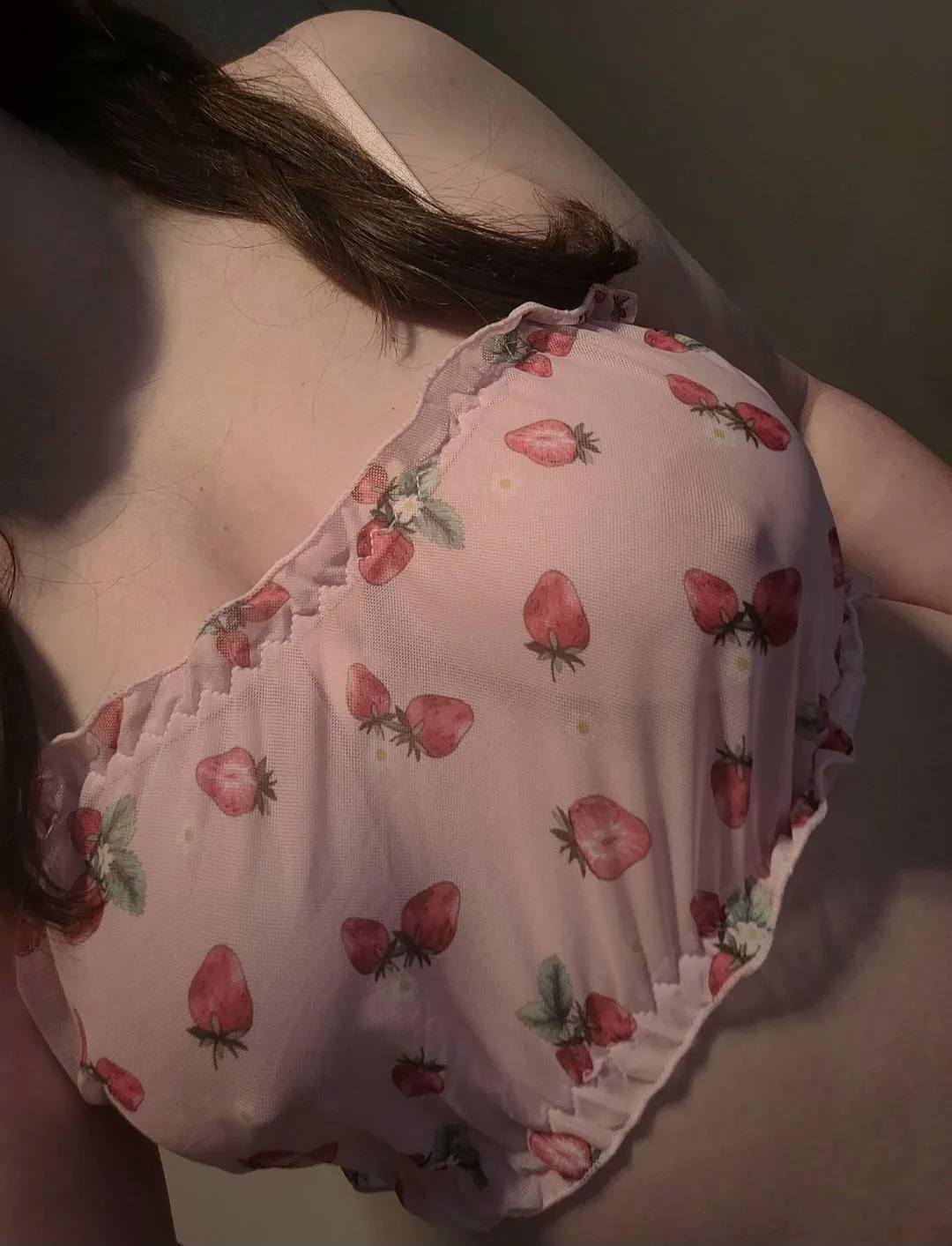 Fuck love, for valentines day i just want a dirty old perv to fuck my tight little 😻