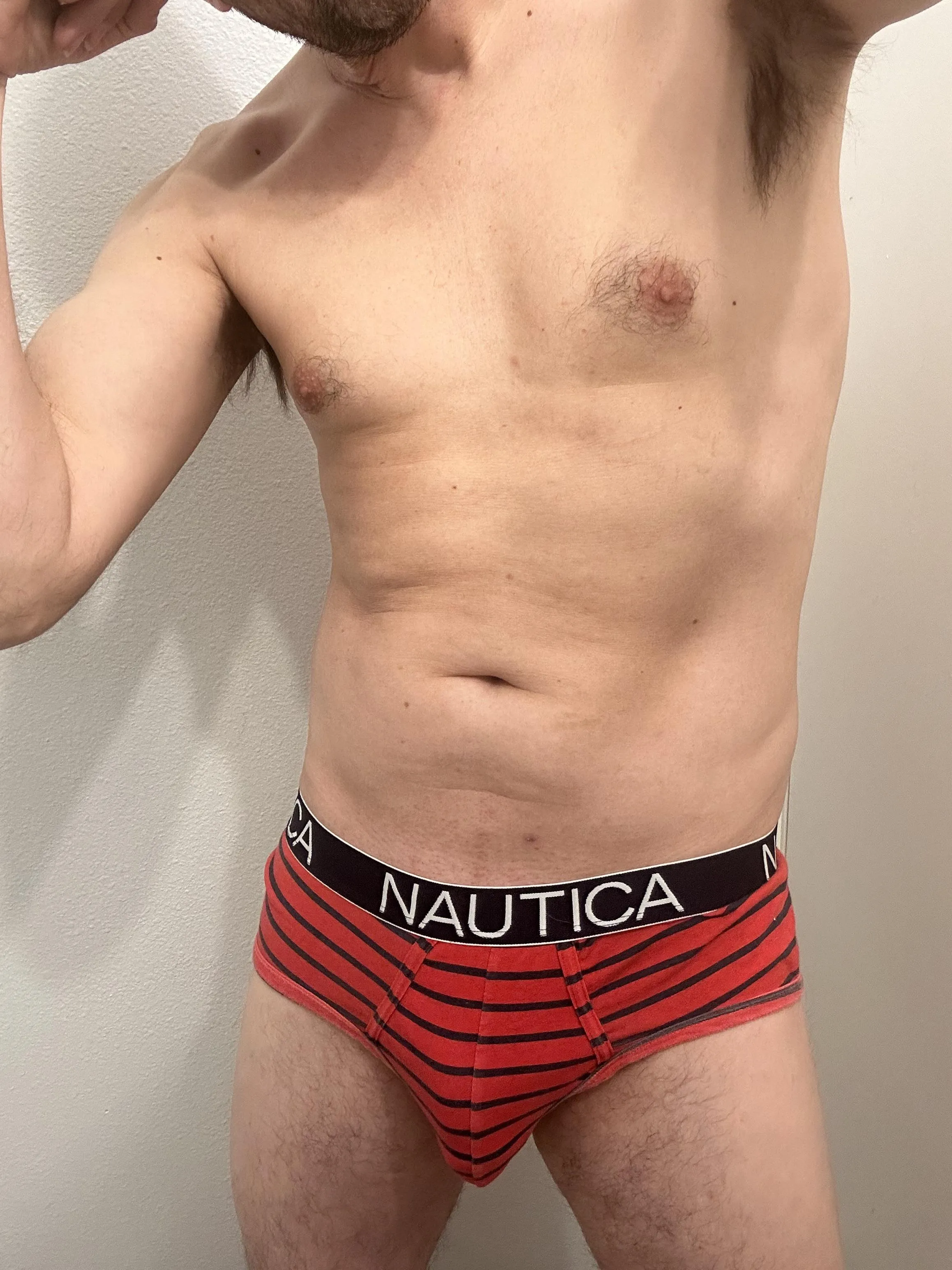 How do stripes make my bulge look?