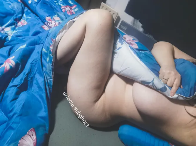 Ik ga er vandaag vroeg in.. kom je erbij liggen? 🥰