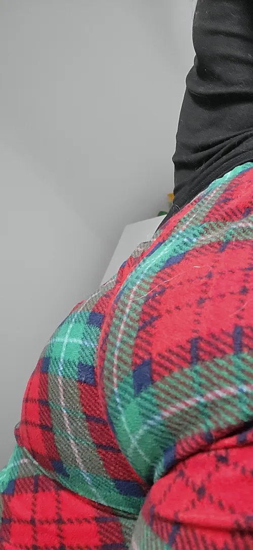 Imagine your face stuck under call me