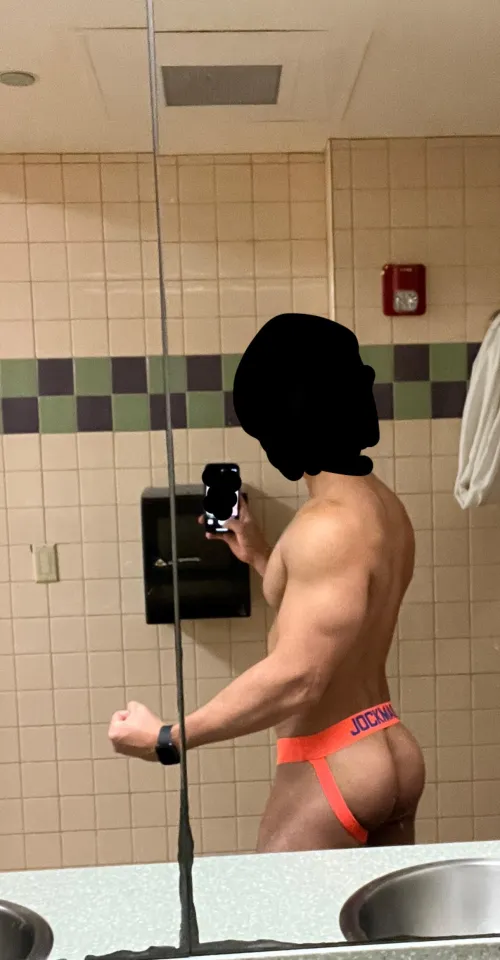 It’s really hard to grow a big but and legs ☹️😔…but I’m in the process of getting them big!!