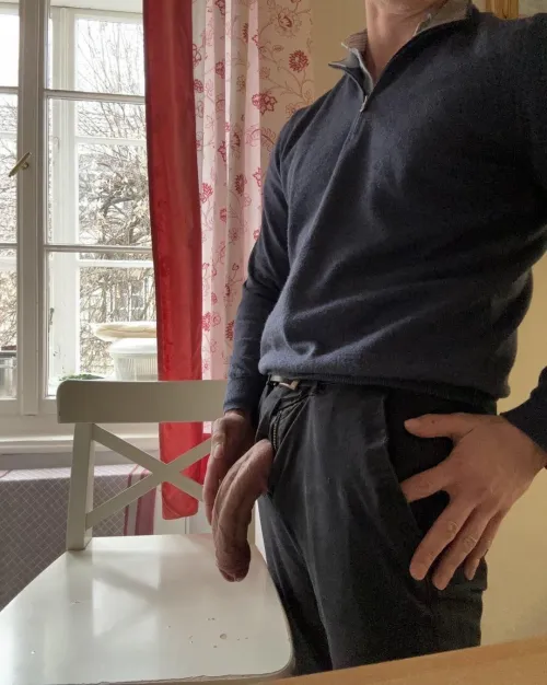 Let a massive 6’4 German breed you 😈