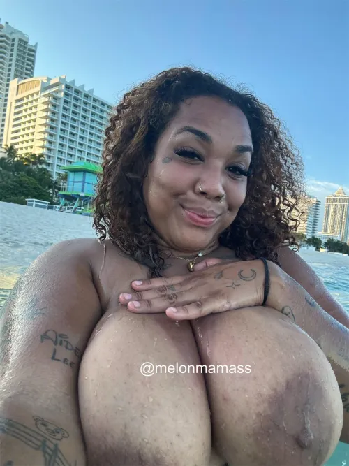 let’s have some fun in the sun 🥵