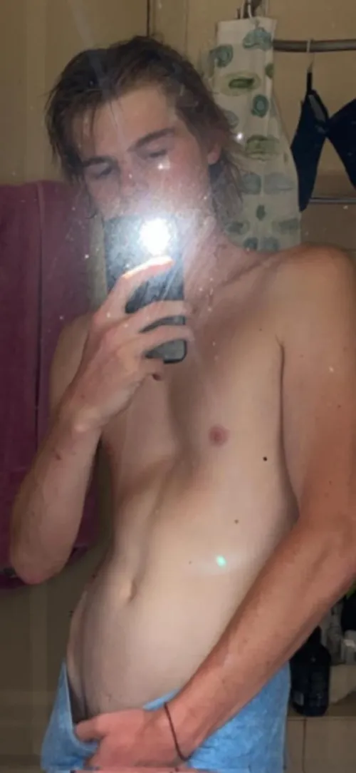 M4F looking for an older women for some fun