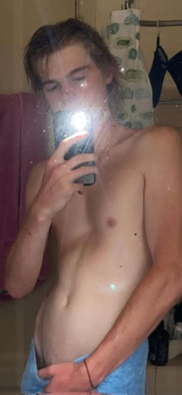 M4F looking for an older women for some fun