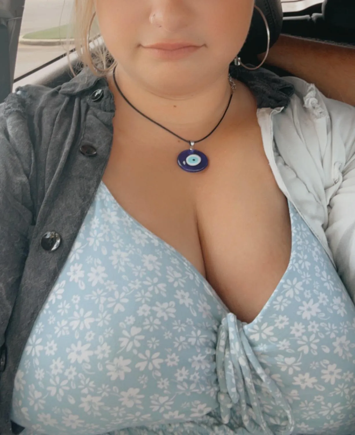 My power intimidates you, you know I can have you wrapped around my finger 💋