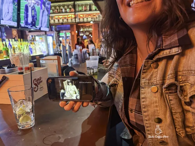 Public Reminder at the bar before the concert