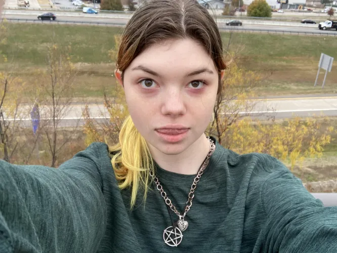 Put my hair while I look up at you 🫣😉