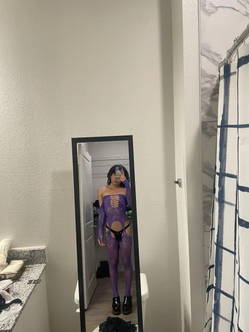 Trans girl looking to suck in the morning ;)