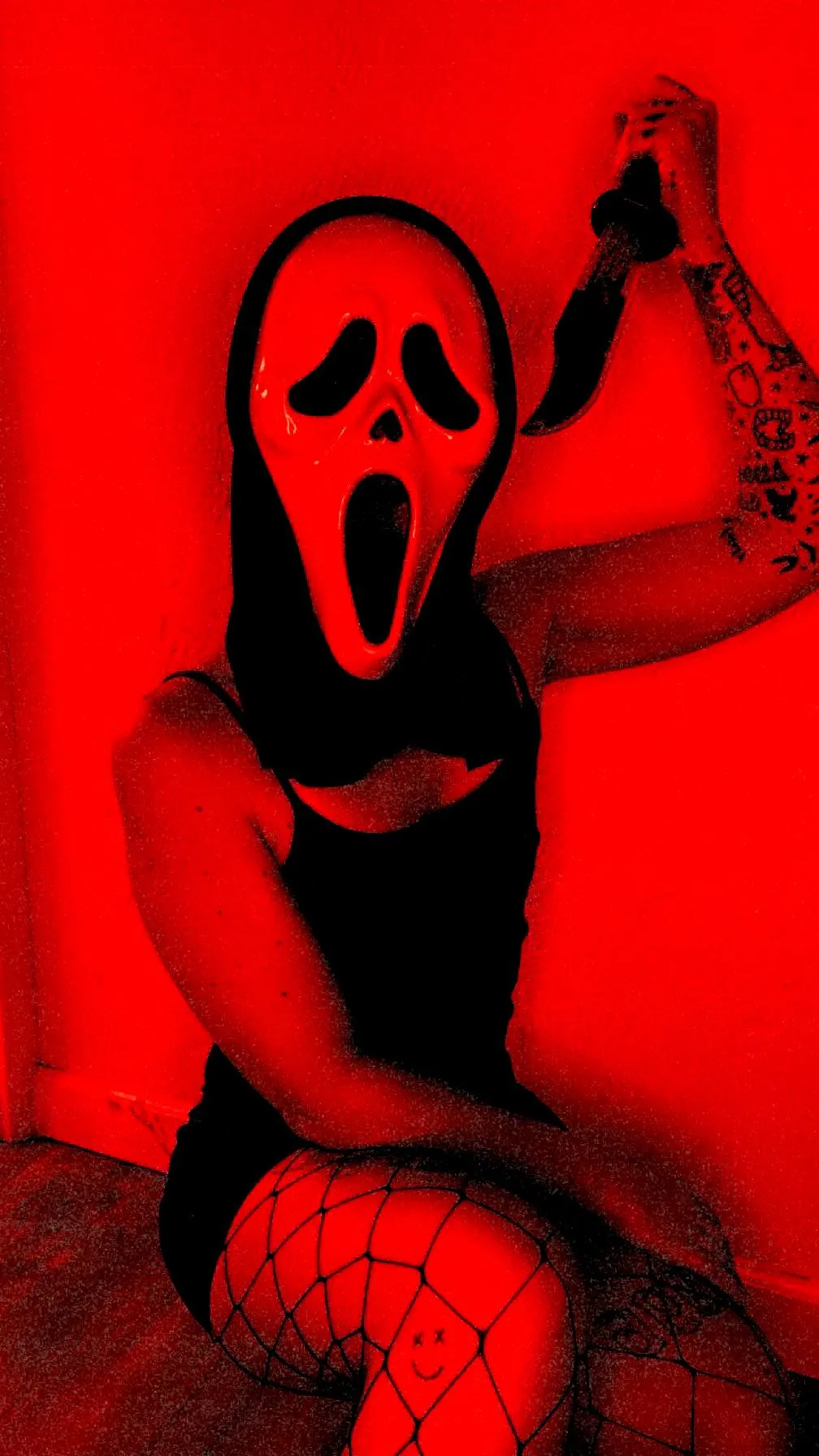 uh oh. someone’s exposed 💋🔪