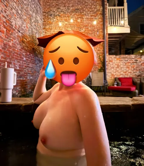 Who’s ready for a little fun this weekend? Heading to Prive tonight! Single males welcome for MFM! 😈