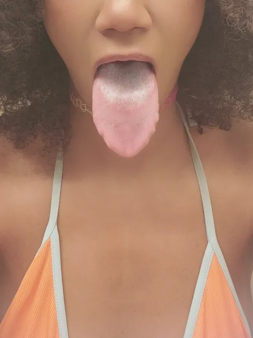 Would you like to see what I can do with this long tongue?