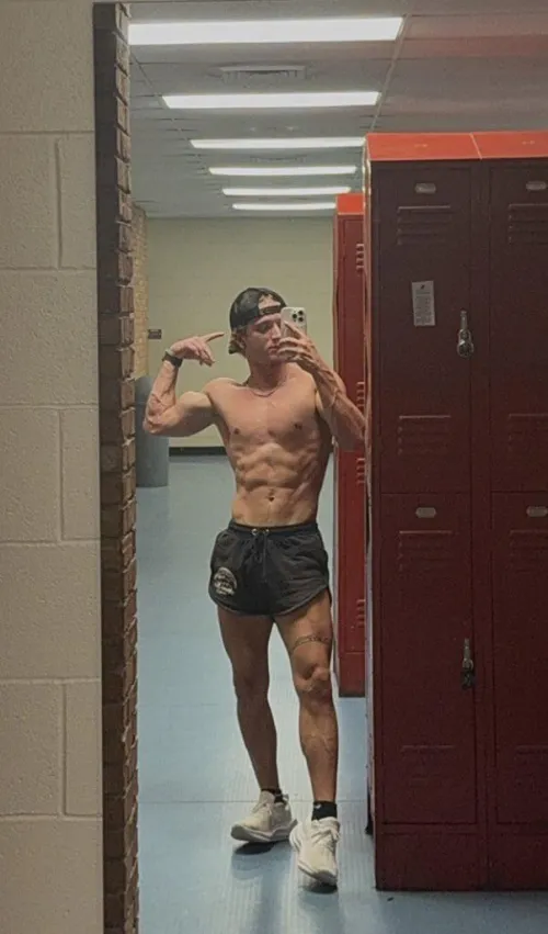 [21] took a 8 month break from Reddit but I’m finally back :)