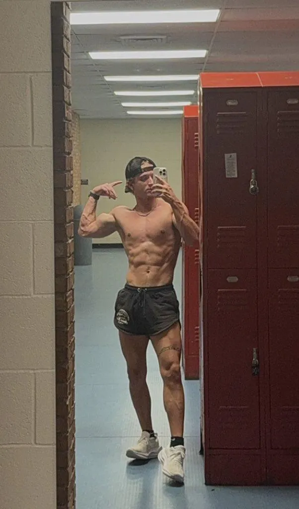 [21] took a 8 month break from Reddit but I’m finally back :)