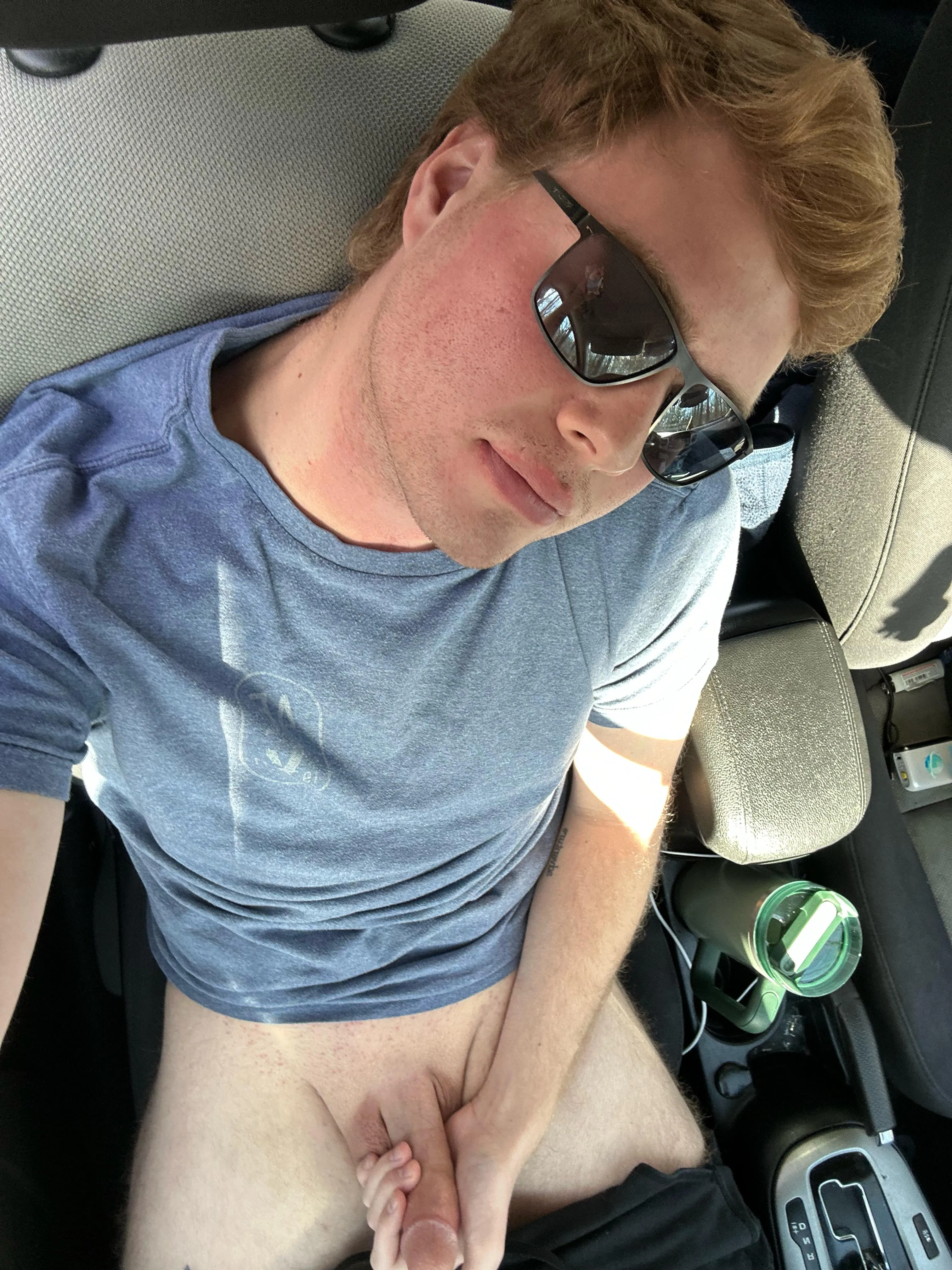 24, buffalo mountain right now in Johnson city stroking. Come suck it (oc)