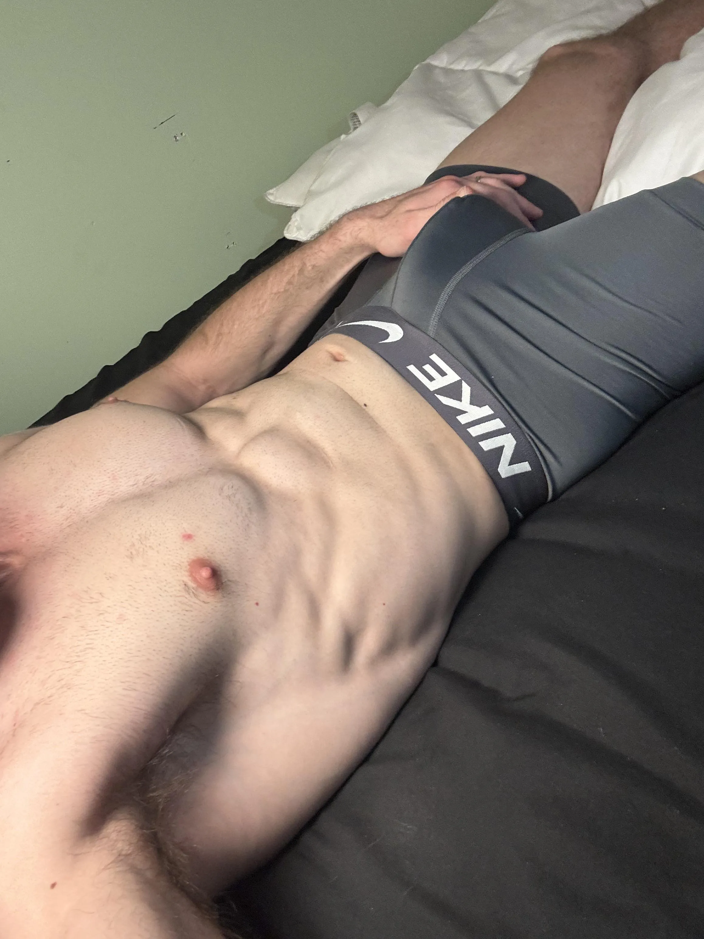 Anyone else with bulge underwear kink ?