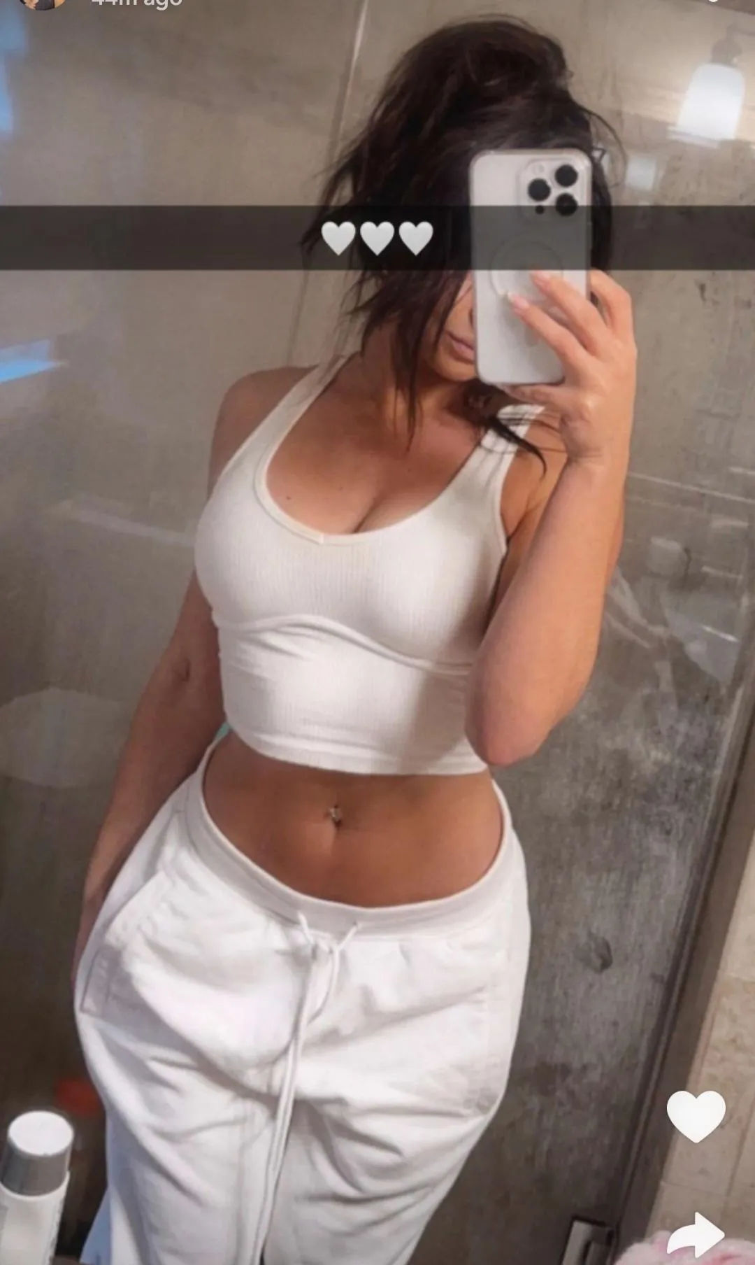 Body and them tits though, WOW! Would love to see her with less on 🔥