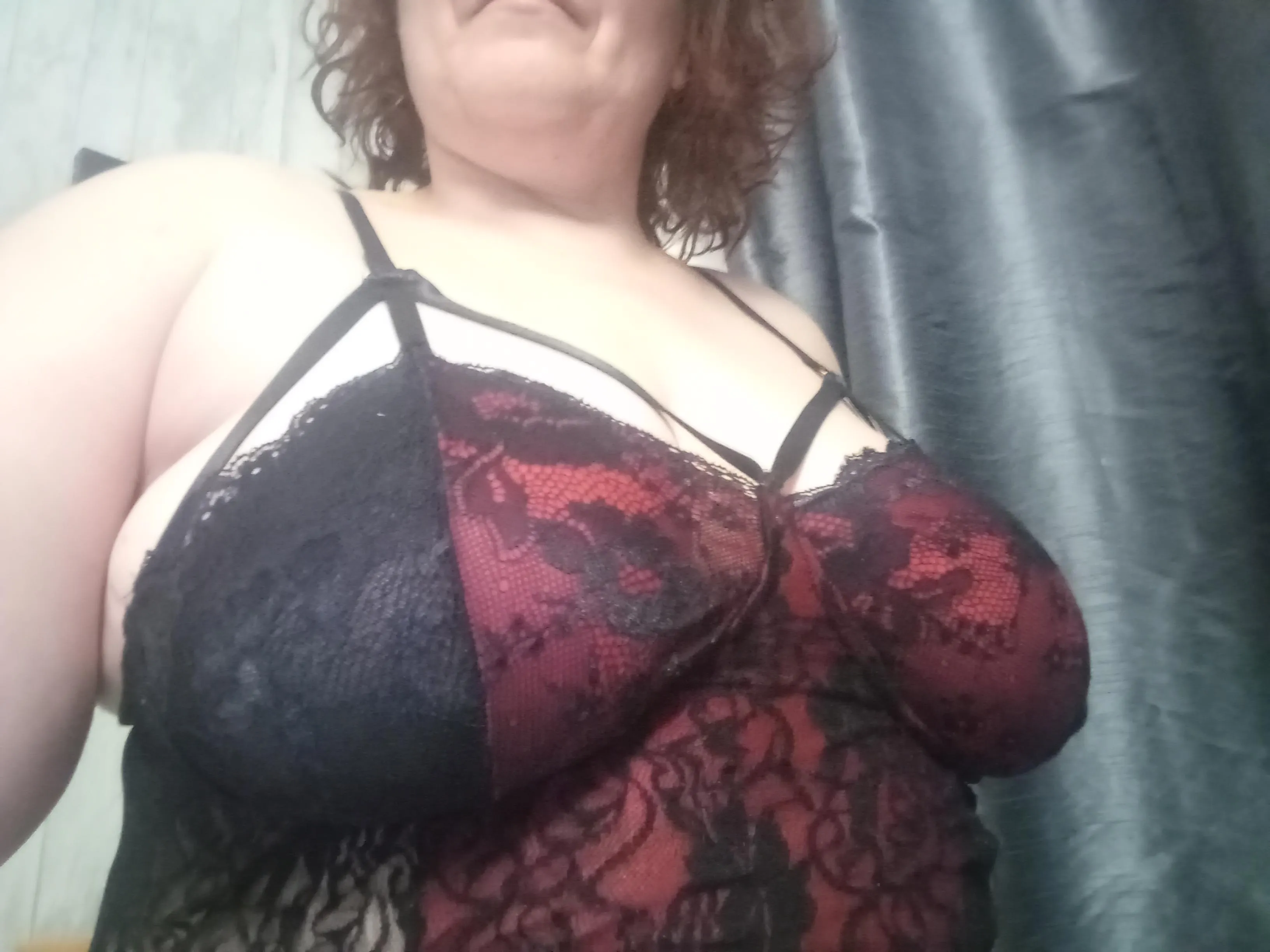 Bonjour à tous les amateurs de dentelles