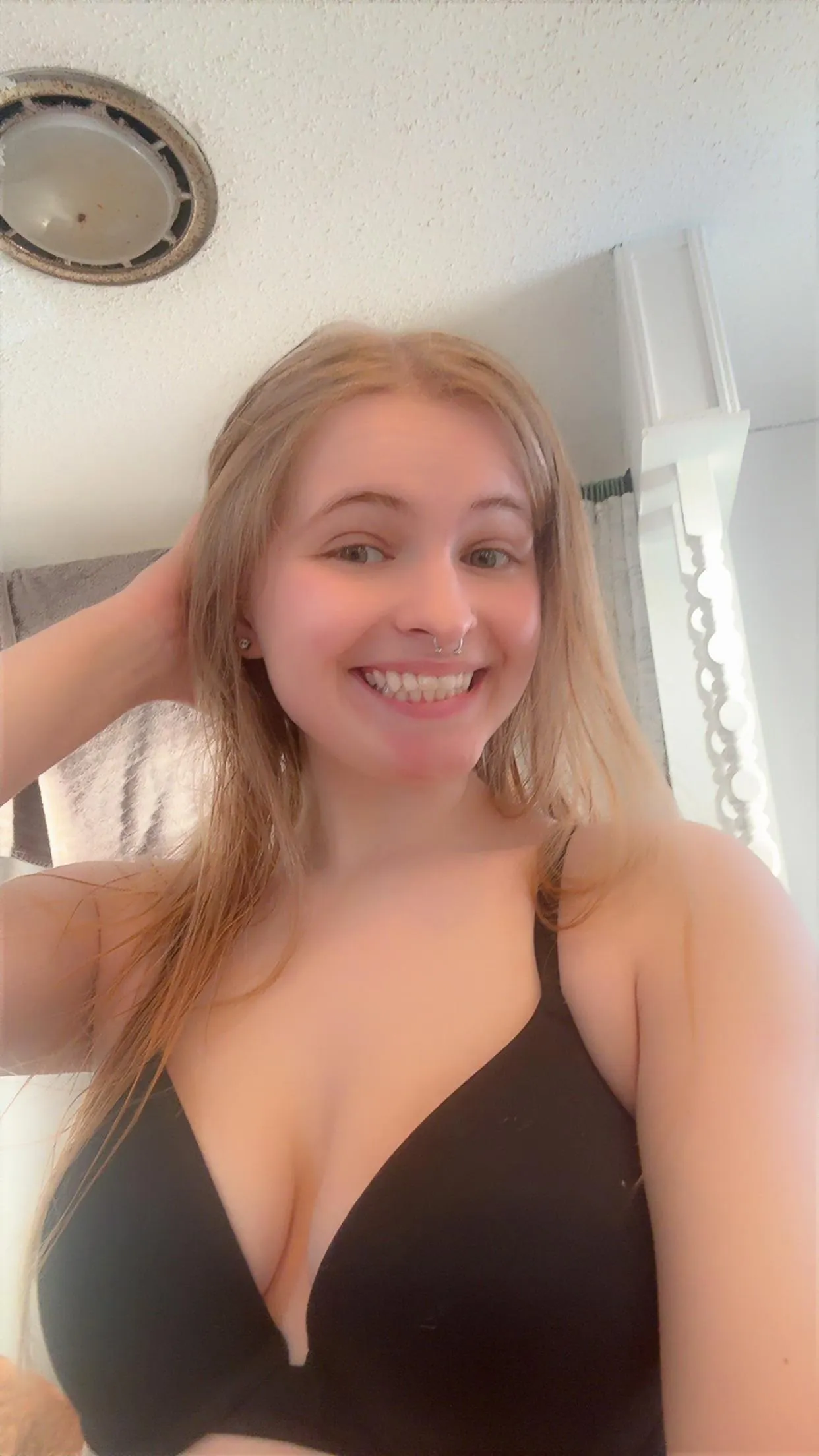 Can I be your sexy MILF? Or.. could you not handle that?.. just lmk babe ;)