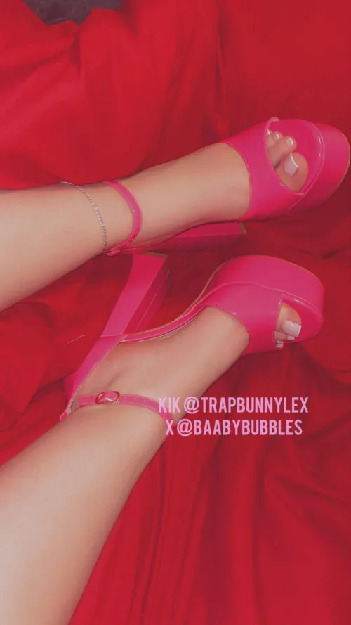 Come get the hottest Valentine’s Day pictures 💌💕