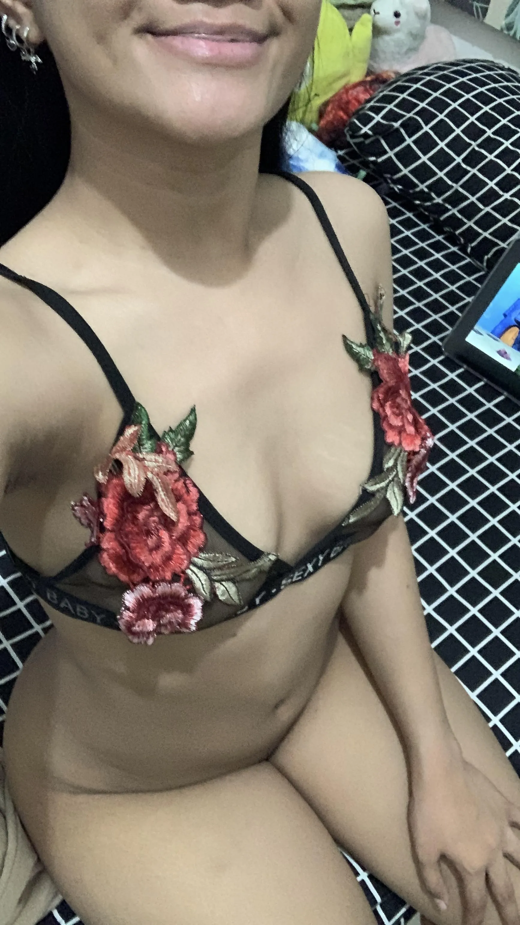 Do you like my bra?🫶🏻