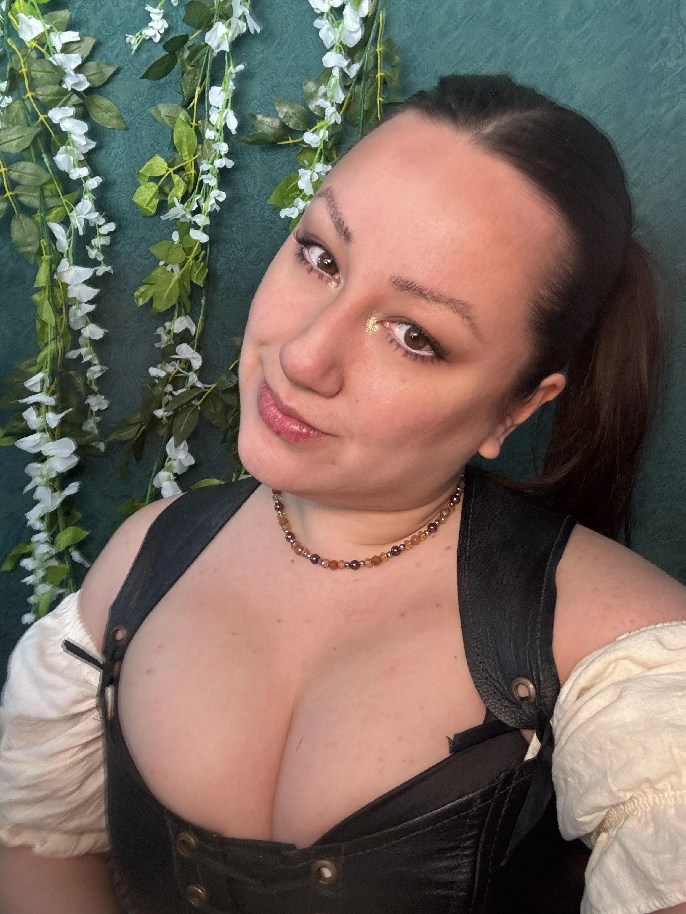 First post- Your medieval tavern wench needs help unlacing