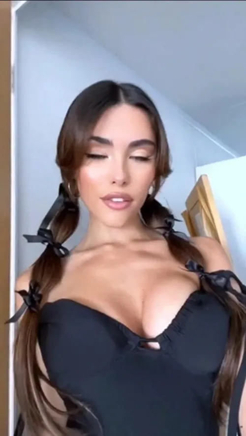 Great view of her boobs