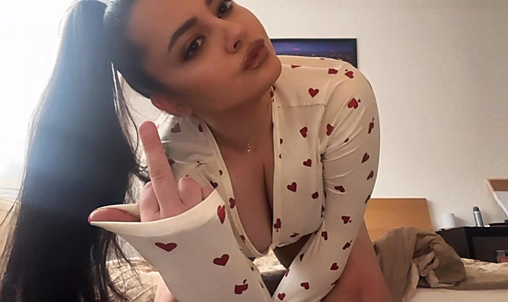 Hand it all over to Goddess, little beta 💸♥️