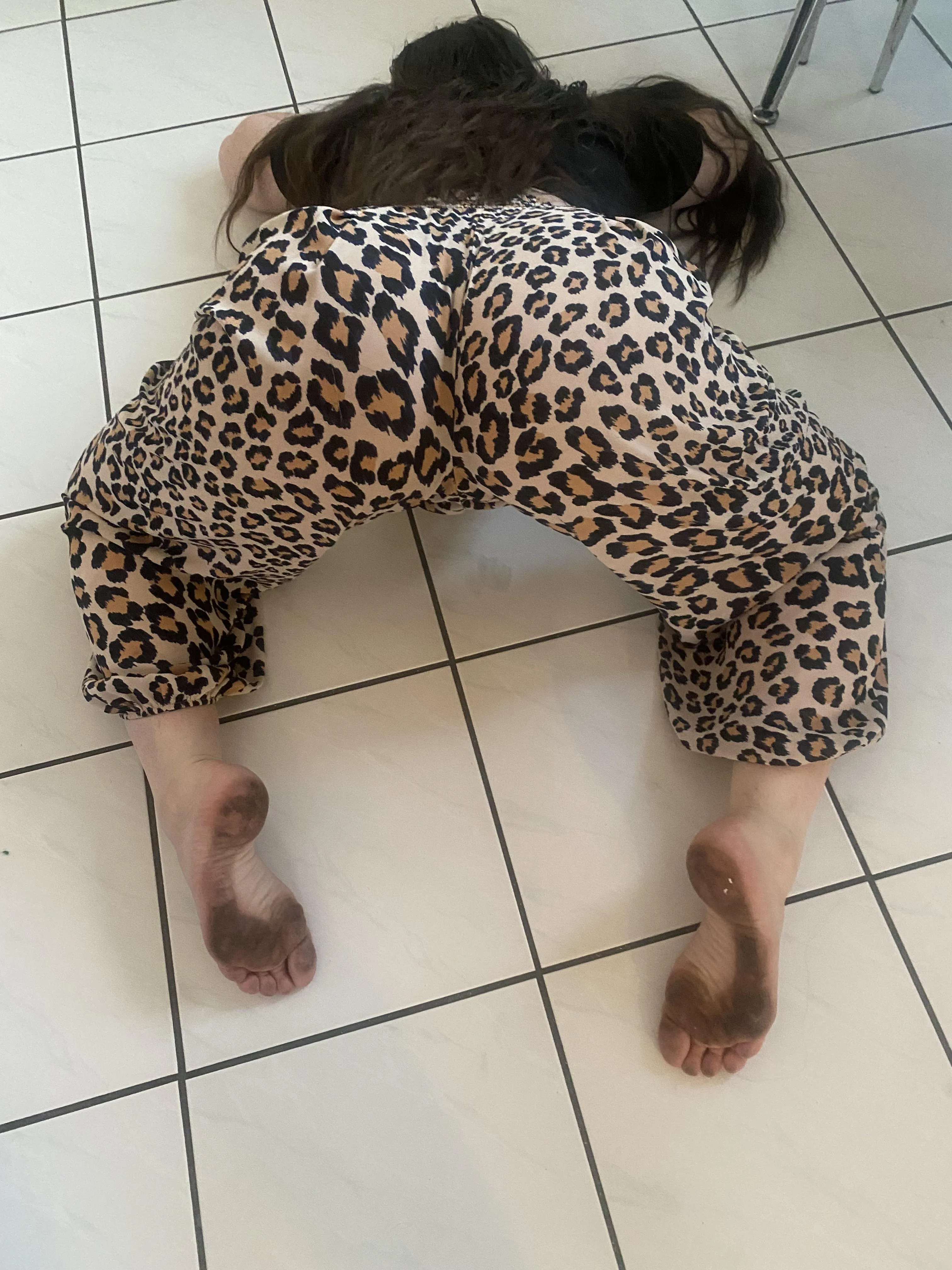 Happy Valentine’s Day 💕🙆🏻‍♀️ who’s going to spoil these dirty feet ? 🧏🏻‍♀️🤷🏻‍♀️