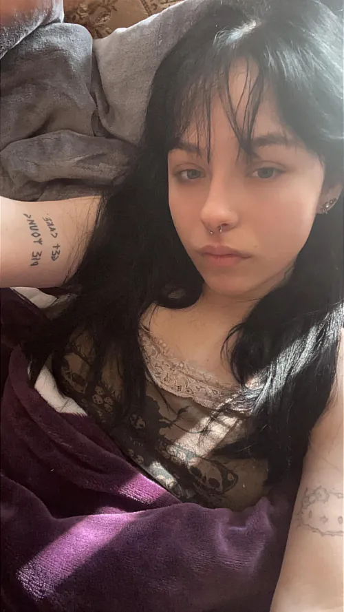 I want to see some nice guy kneel at the sound of the announcement that I'm getting money from him😍