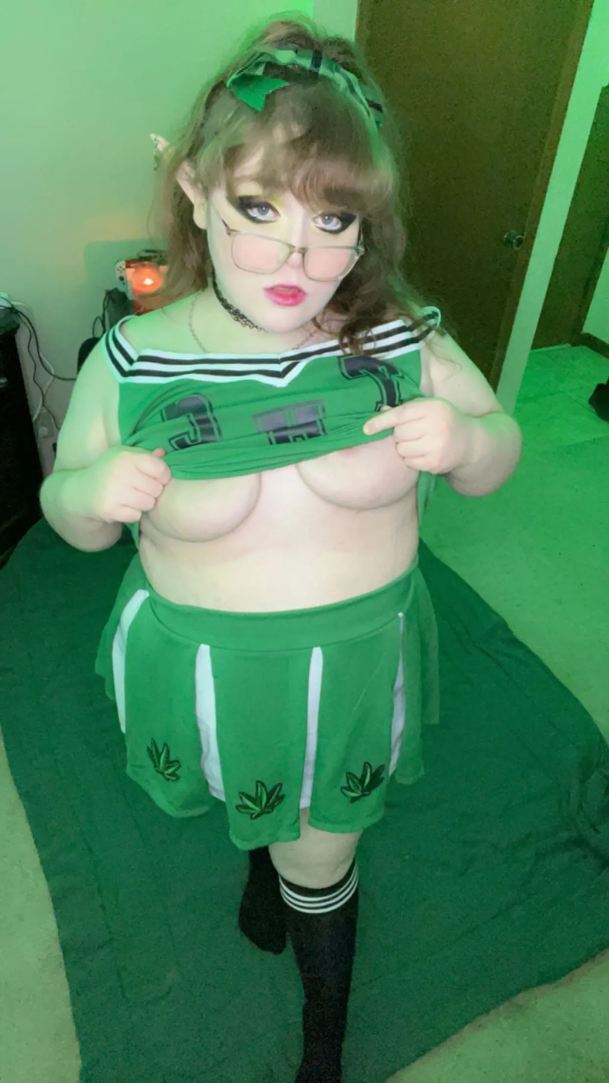 let this elven cheerleader cheer you on while you game