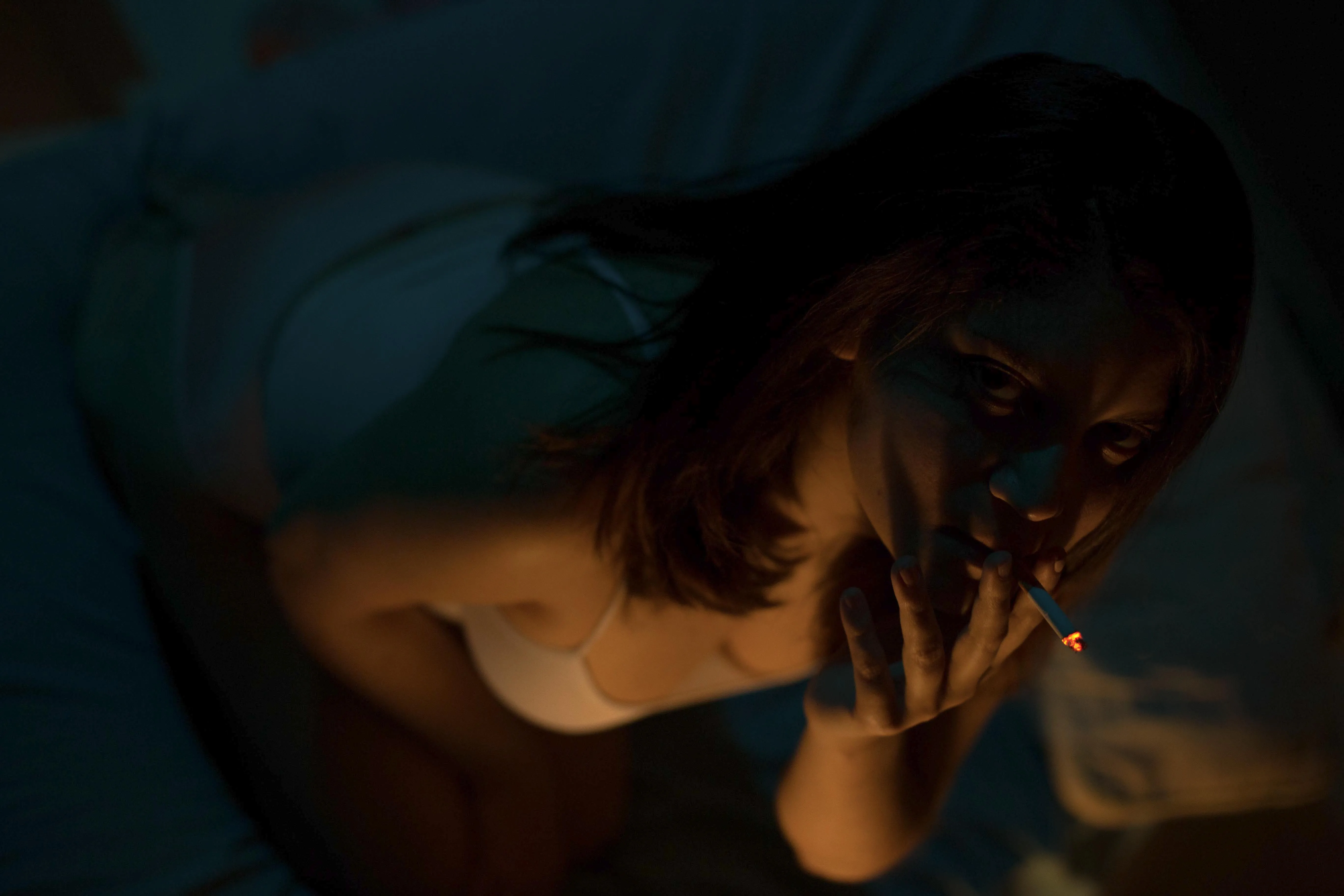 lets smoke on my bed