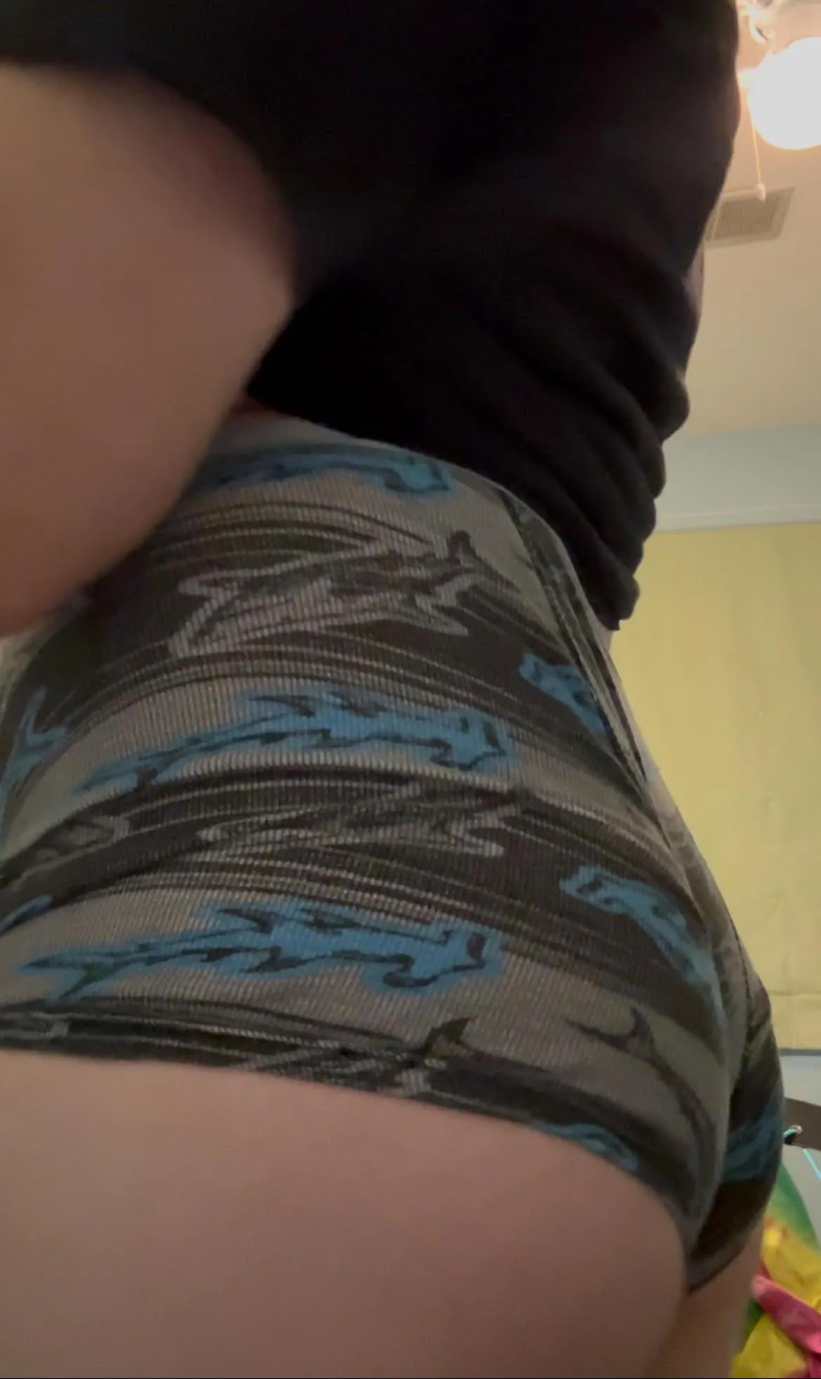 Looking for an owner and someone to pound this ass :3