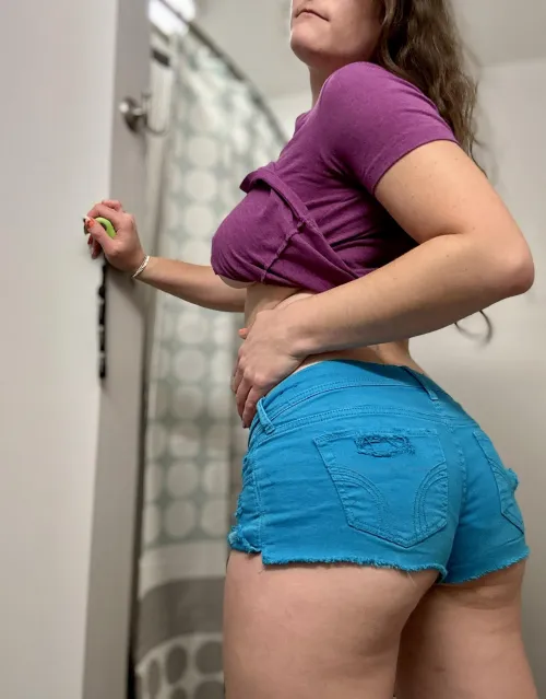 The underbun is really popping tonight