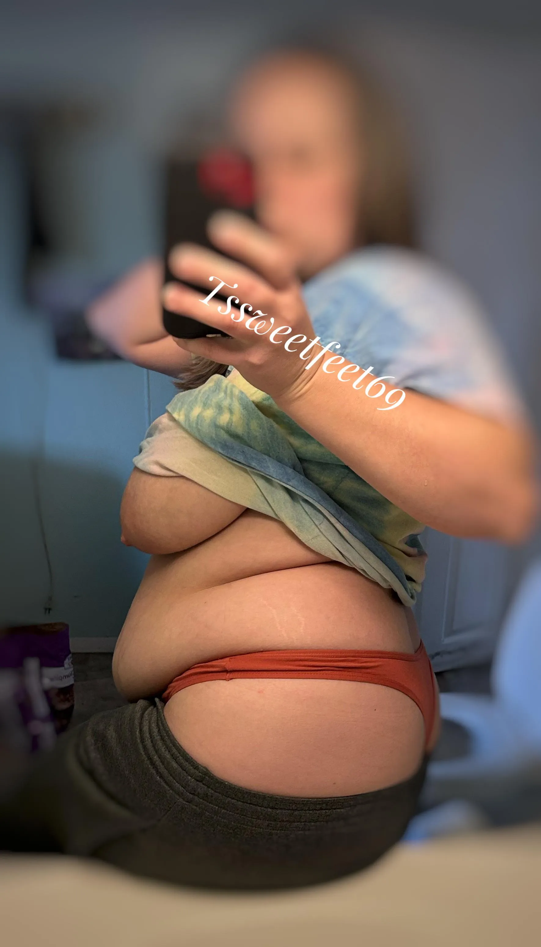 Want to touch my soft MILF body