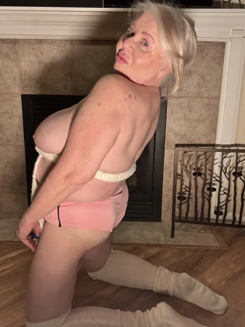 You look so fine, please be mine!