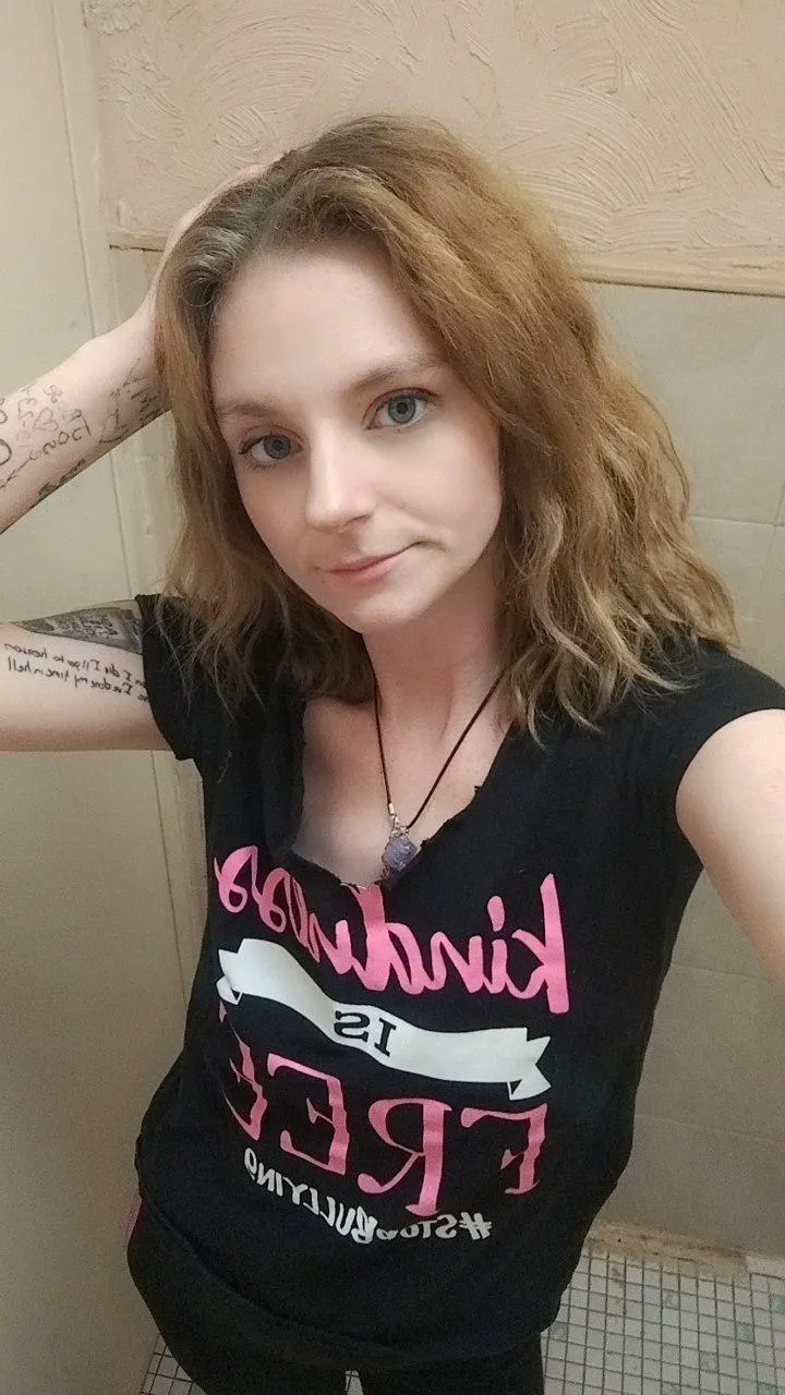 20F for F or MF. No single males!!