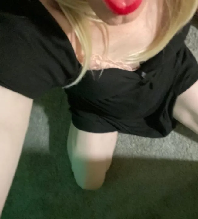 48 [818] CD4M/CD North Hollywood CD looking to play with another CD or suck a guys clean cut cock.