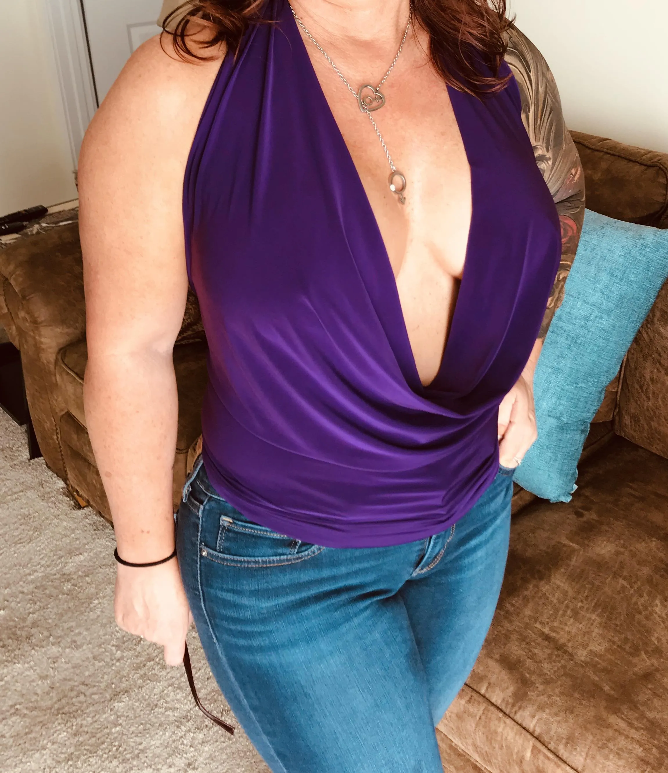 [55] [F4M/F/MF] [Norfolk] - Married Vixen looking for fun, clean-cut, reasonably fit people 18-29 who are into MILFs (: