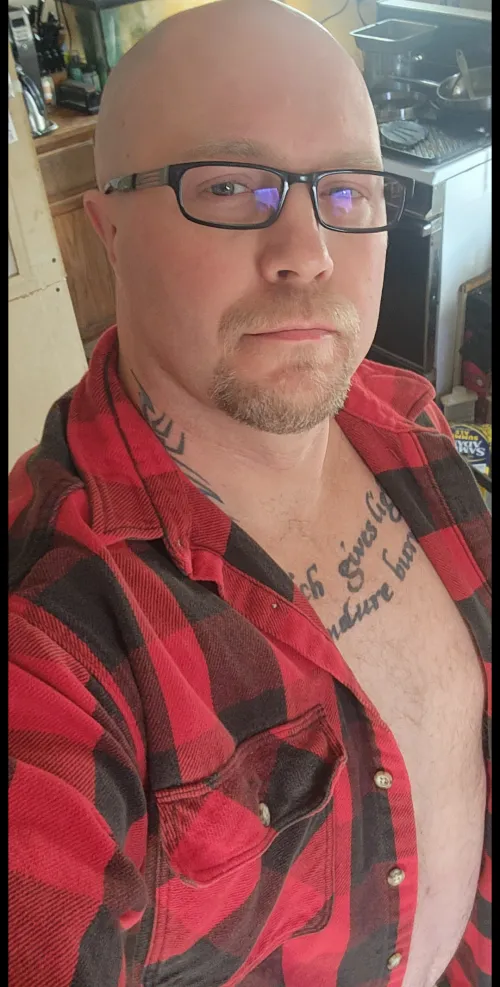 Clean shaved and a comfy flannel 