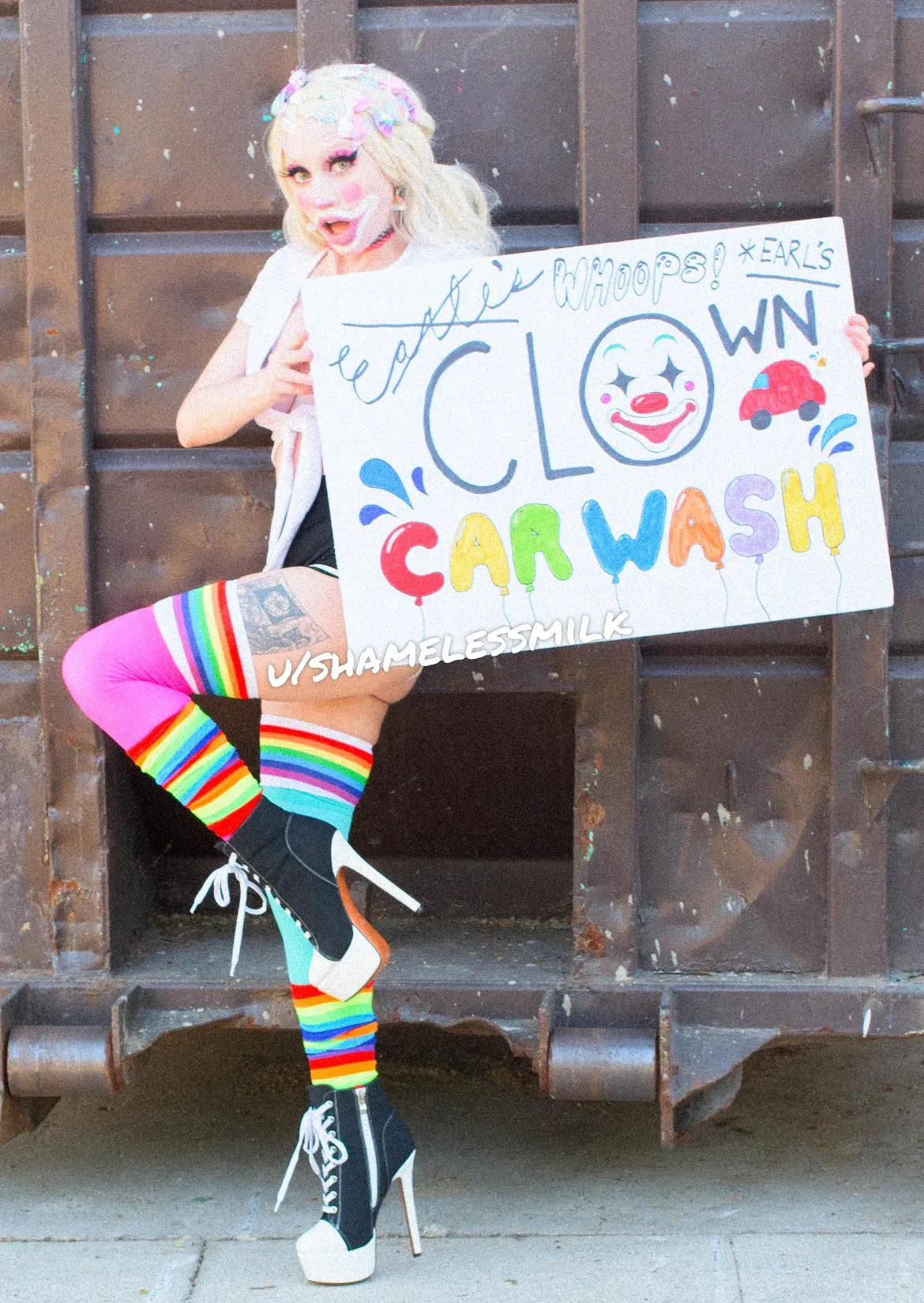 Didn’t even realize my booty is indeed peaking out of my booty shorts until now