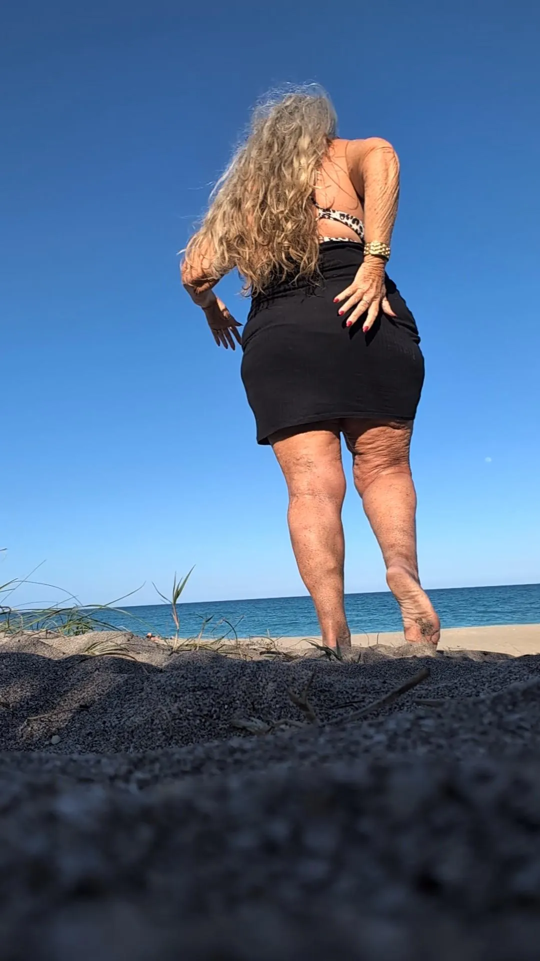 Do sandy feet count for something