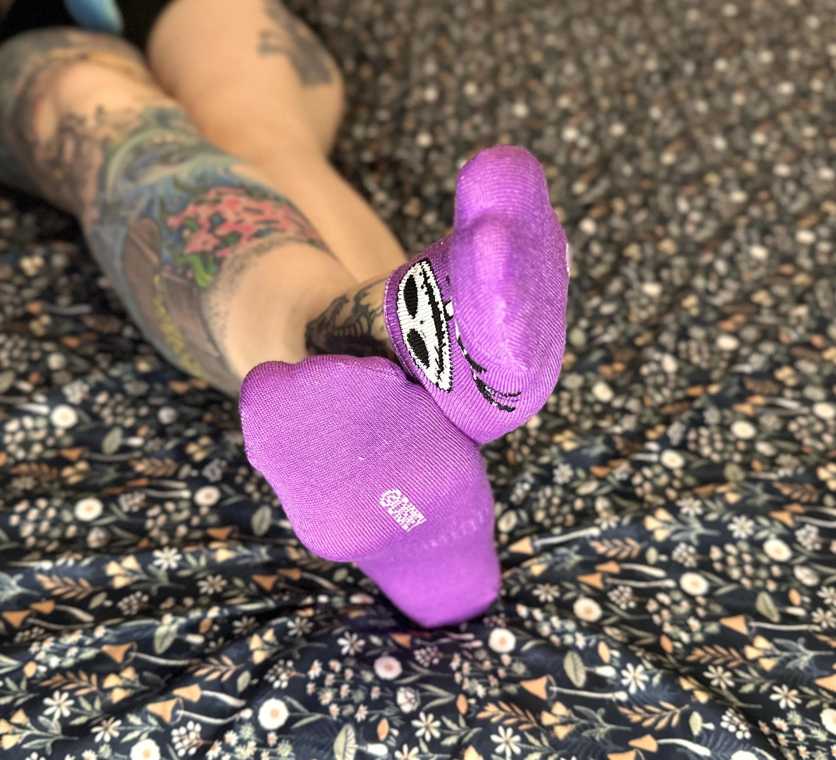 [f] I know you want my stinky socks…..😈😈😈😘