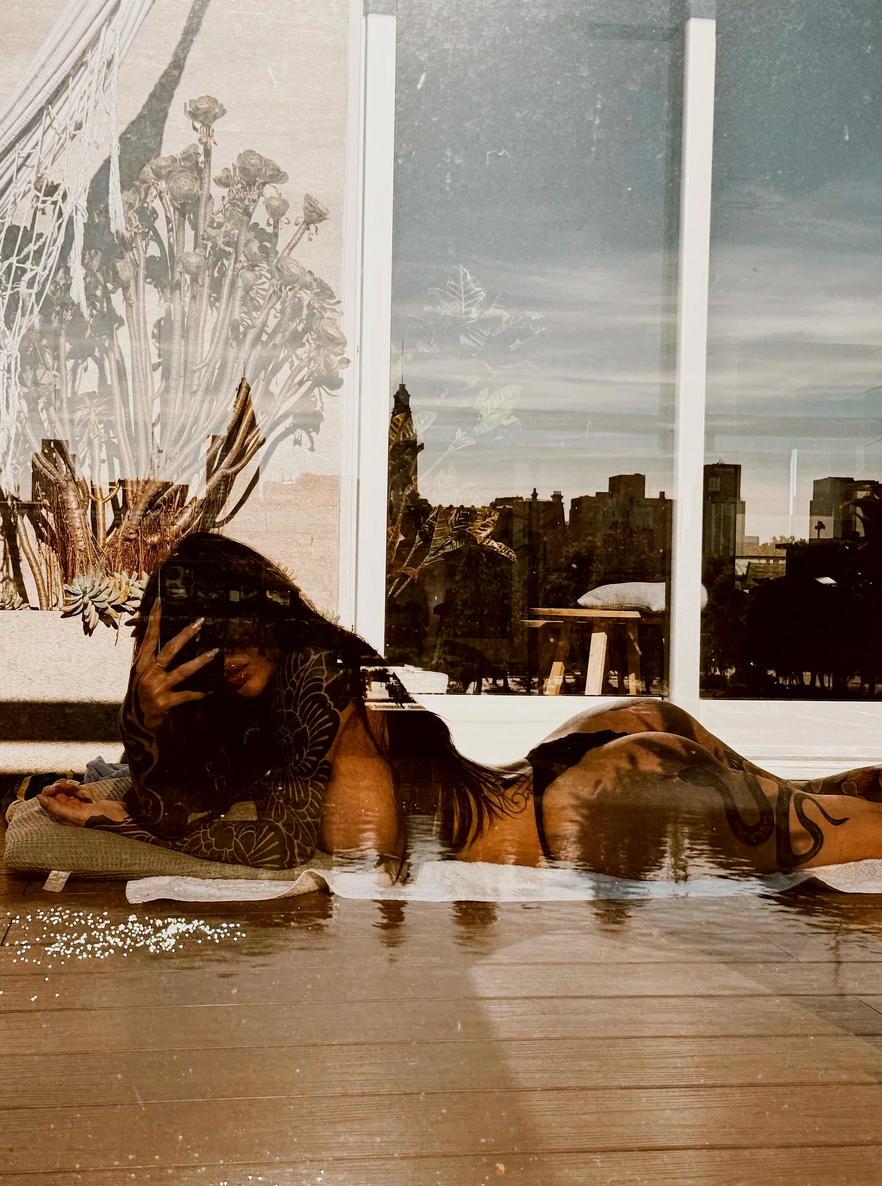 i look hot in this mirror selfie