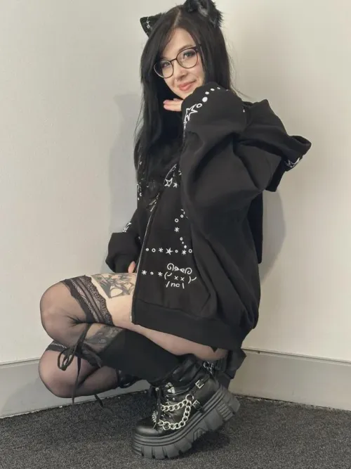 I need a friend to devour me every day