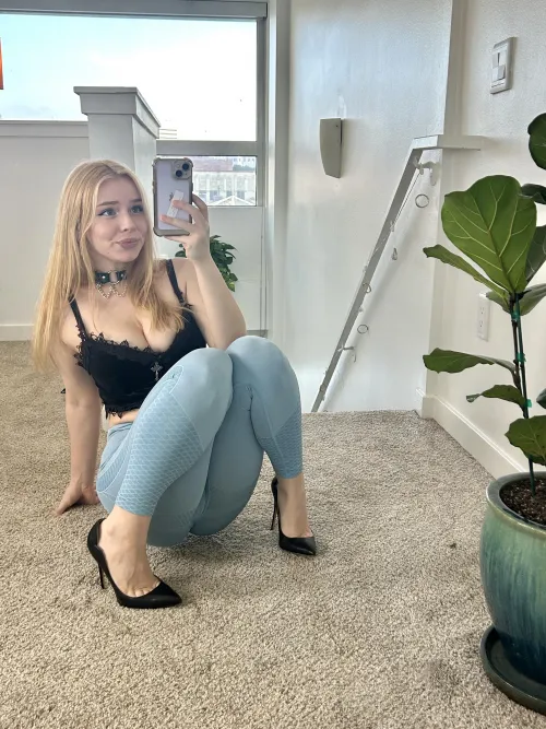 Leggings with heels... I'm sure no one has ever come to you looking like that on a date 😉