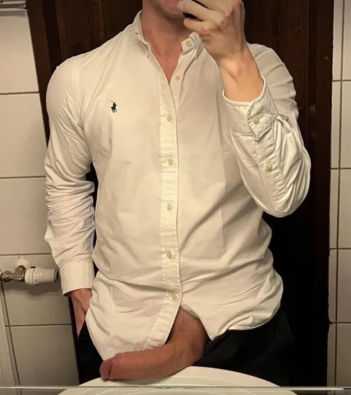 Let a massive 6’4 German ruin your holes 😈