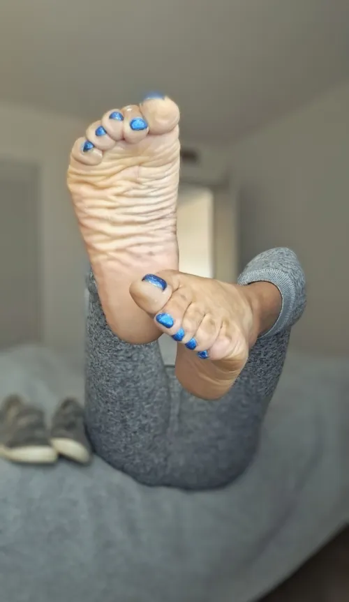 My contribution to you. My rich and fleshy feet well